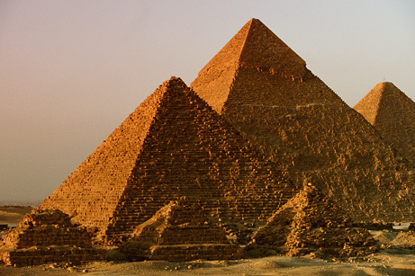 piramide.jpg